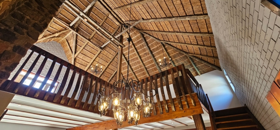 6 Bedroom Property for Sale in Hartbeesfontein North West